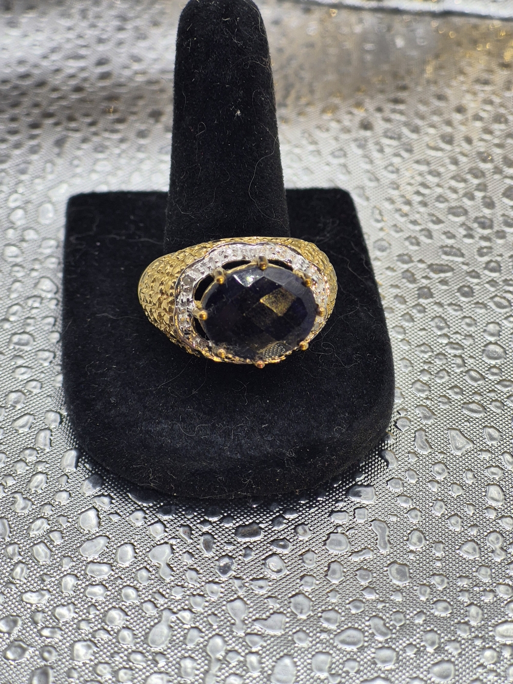 Beautiful Oval Sapphire And White Diamond Accents